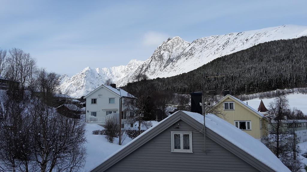 Lyngen Apartments Lyngseidet Habitación foto